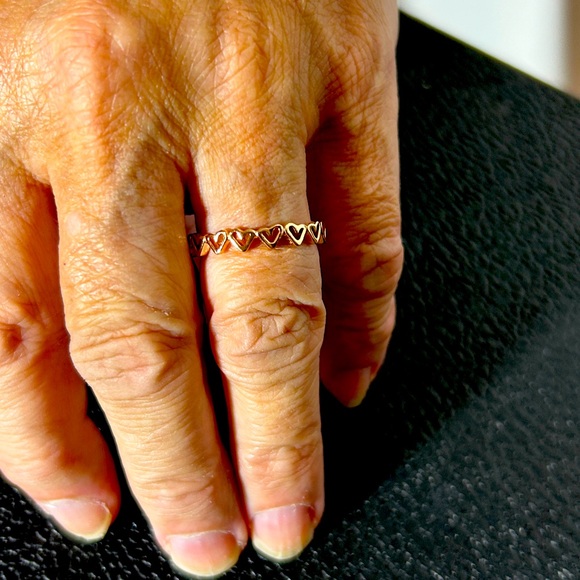 Hearts in rose gold backing. New ring size 8 - Picture 3 of 5